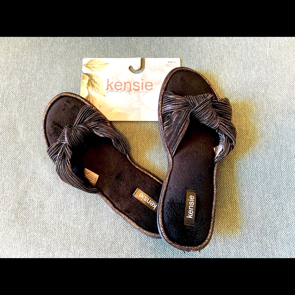 *** NWT Memory Foam Slippers | Kensie | Brown + Black | Sz 9